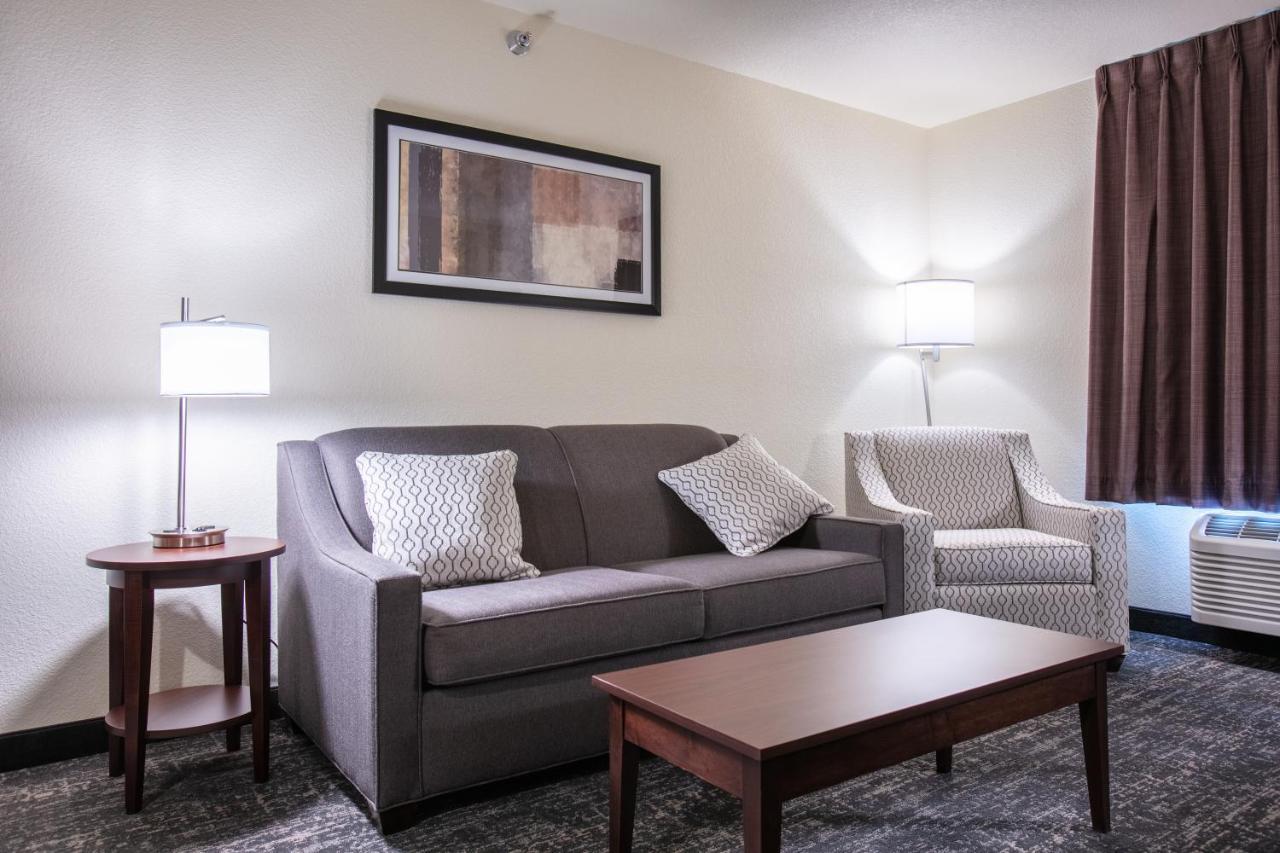 Cobblestone Inn & Suites - Pine Bluffs Екстериор снимка