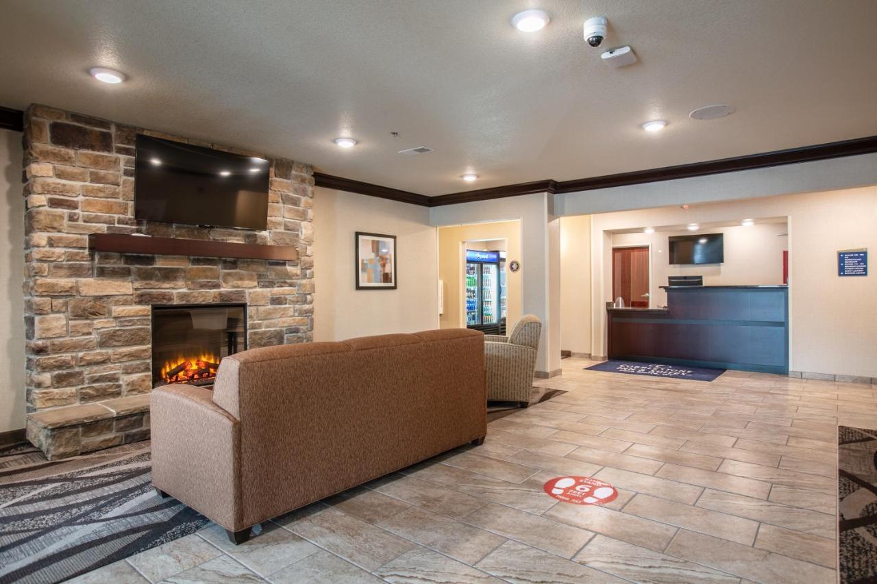 Cobblestone Inn & Suites - Pine Bluffs Екстериор снимка