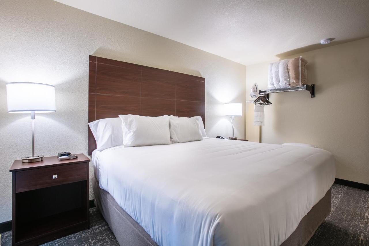 Cobblestone Inn & Suites - Pine Bluffs Екстериор снимка
