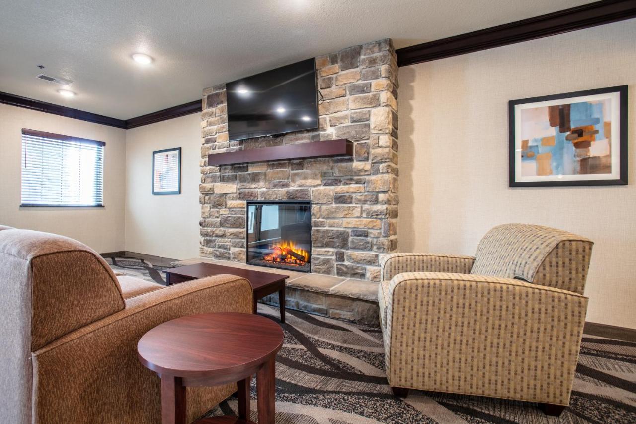 Cobblestone Inn & Suites - Pine Bluffs Екстериор снимка
