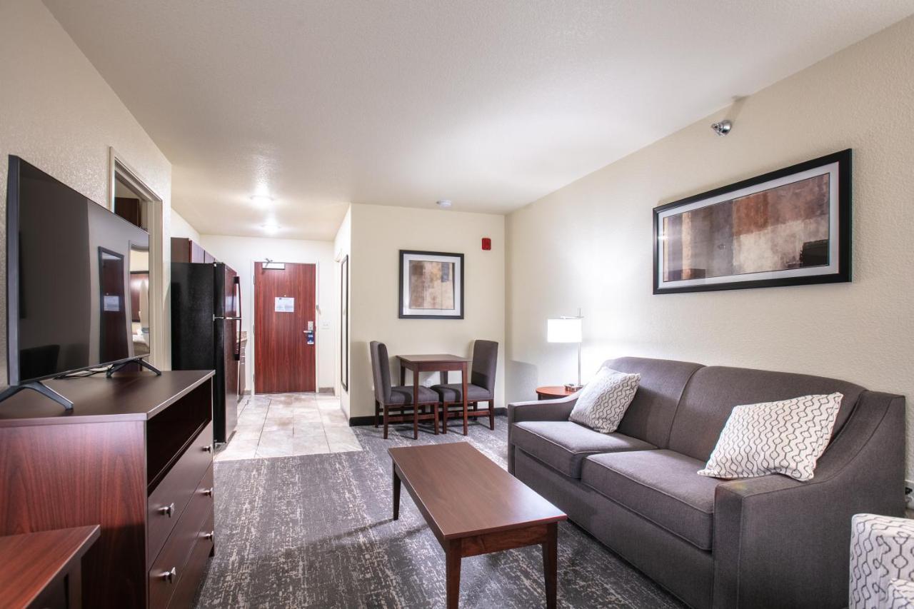 Cobblestone Inn & Suites - Pine Bluffs Екстериор снимка